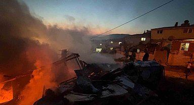 Erdek'te baraka yangını söndürüldü