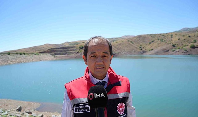 Erzincan'da Göyne Barajına 200 bin yavru sazan balığı bırakıldı