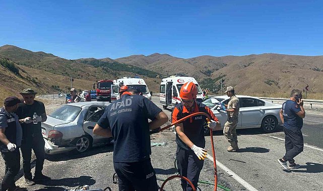 Erzincan'da kaza: 3 ölü, 6 yaralı