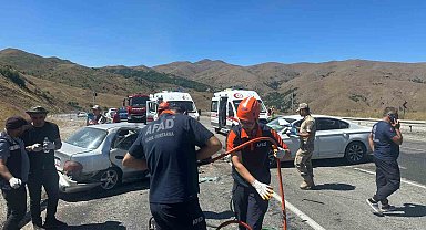 Erzincan'da kaza: 3 ölü, 6 yaralı