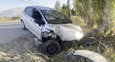 Erzincan'da trafik kazası: 2 yaralı