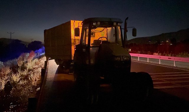 Erzincan'da traktör ile otomobil çarpıştı