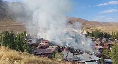 Erzurum'da köyde çıkan yangında 15 ev kullanılamaz hale geldi