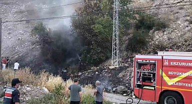 Erzurum'da mahalle girişinde korkutan yangın