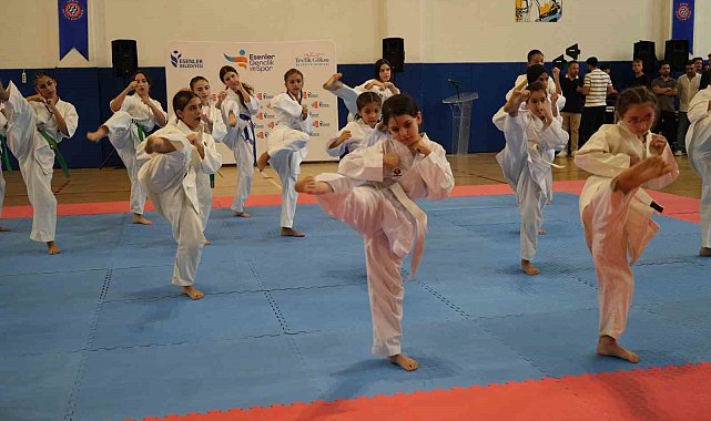 Esenlerde Yaz okulu öğrencilerine kapanış töreni düzenlendi
