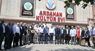 Esenyurt Belediye Başkan Vekili Aksoy, kahvaltı programında hizmetleri anlattı