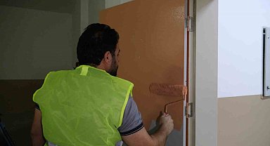 Esenyurt Belediyesi okulları yenileme çalışmasına hız kesmeden devam ediyor
