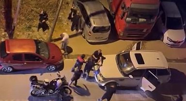 Esenyurt'ta polisin dur ihtarına uymayan şahıslar polise saldırdı