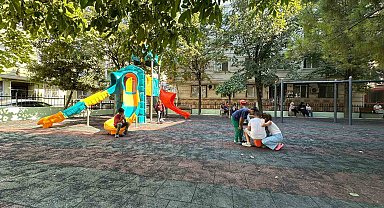 Esenyurt'ta yenilenen Sümbül Sokak Parkı açıldı