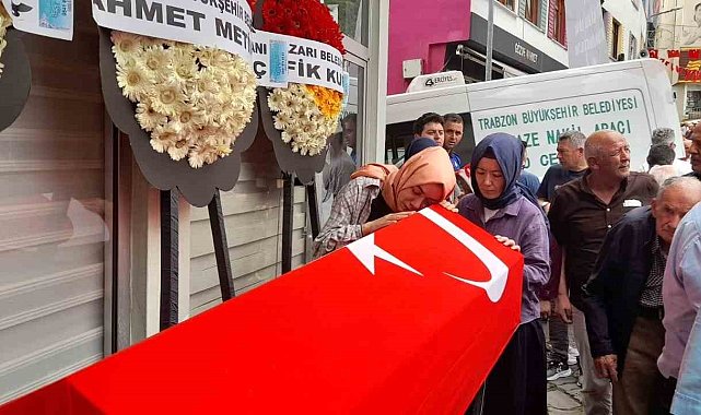 Eski Bakan Mustafa Demir'e son görev
