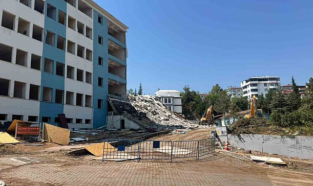 Eski devlet hastanesi polikliniği yıkılıyor yerine psikiyatri servisi kurulacak