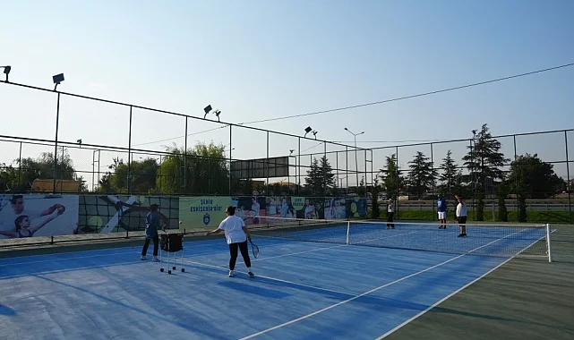 Eskişehir'de yetişkinler için tenis kayıtları başlıyor