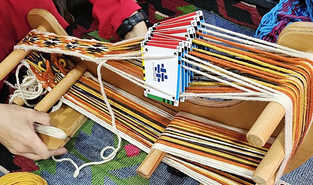 Eşme'de sanat ve geleneğin buluştuğu kilim çalıştayı