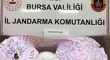 Evde kenevir yetiştiren şahısları İnegöl Jandarması yakaladı