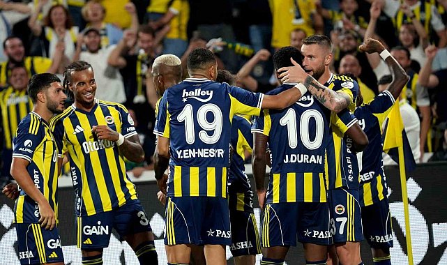Fenerbahçe, ligdeki ilk galibiyetini aldı