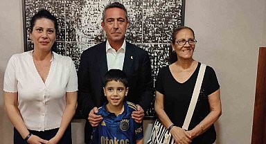 Fenerbahçe, lösemi hastası İzmirli Rüzgar'ı stadyumda ağırladı