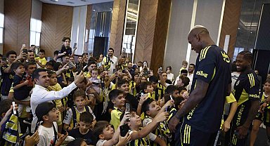 Fenerbahçeli futbolcular, Ankara'da çocuklarla buluştu