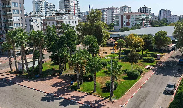 Ferdi Zeyrek'in adı Muratpaşa'da bir parkta yaşatılacak
