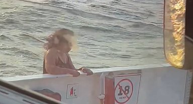 Feribottan denize atlayan yolcunun görüntüleri ortaya çıktı