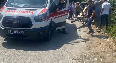 Fındık işçilerini taşıyan traktör devrildi: 8 yaralı