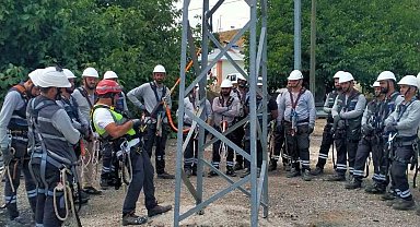 Fırat EDAŞ'tan saha çalışanlarına 'Yüksekte Güvenli Çalışma Eğitimi'