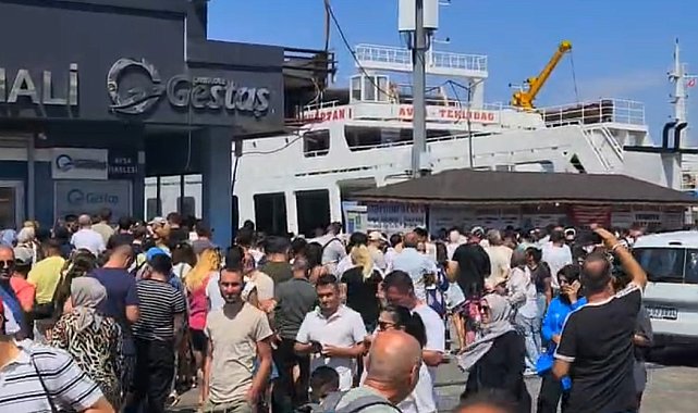 Fırtına gemi seferlerini iptal ettirdi: Tatilciler Erdek'te uzun kuyruklar oluşturdu