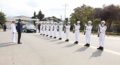 Gabon Cumhurbaşkanı Nguema, İstanbul Tersanesi Komutanlığı'nı ziyaret etti