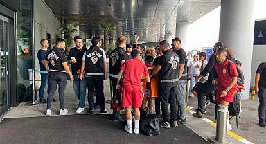 Galatasaray, ligin açılış maçı için Gaziantep'e gitti