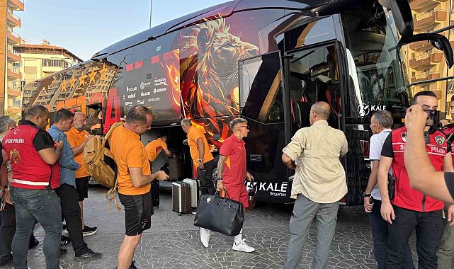 Galatasaray, ligin ilk maçı için Gaziantep'te