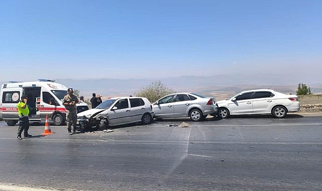 Gaziantep'te dört aracın karıştığı zincirleme kaza: 9 yaralı