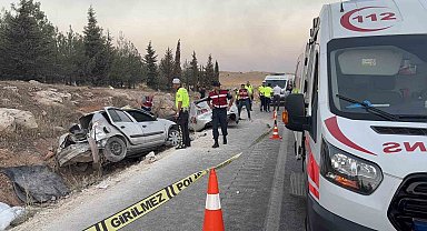 Gaziantep'te iki otomobil çarpıştı: 3 ölü, 3 yaralı