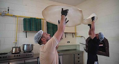 Gaziantepli katmer ustalarından İtalyanları kıskandıran şov