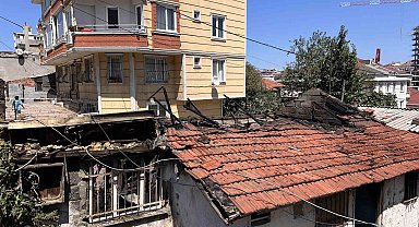 Gaziosmanpaşa'da gecekondu alevlere teslim oldu