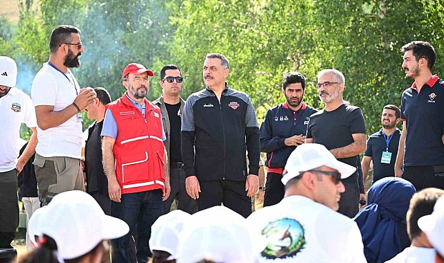 Genç Kızılay Erzurum 'Afete Hazırım Kampı' Konaklı'da başladı
