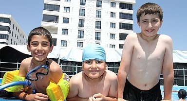 Gençlerin tatil adresi Yakutiye portatif yüzme havuzu