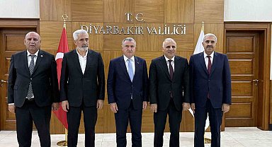Gençlik ve Spor Bakanı Bak, Diyarbakır Valiliğini ziyaret etti