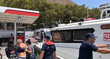 Gezi teknesinde rahatsızlanan vatandaşa tıbbi tahliye