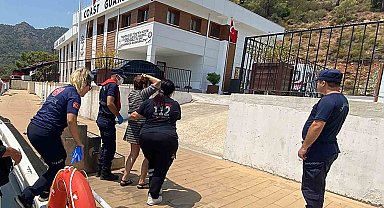 Gezi teknesinde yaralanan vatandaşa tıbbi tahliye