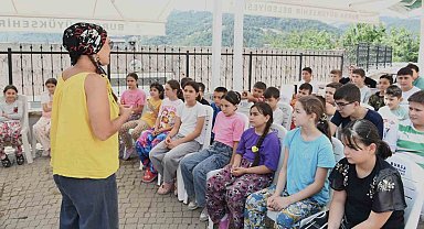 Gezici Kütüphane çocukları bilgiyle donatıyor