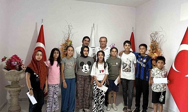 Gömü kasabasında Kur'an-ı Kerim'e geçen başarılı öğrencilere ödül verildi
