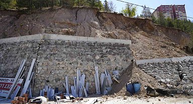 Gümüşhane'de sanayi sitesinde heyelan riski nedeniyle 25 iş yeri boşaltıldı