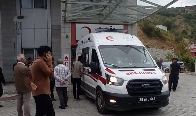 Gümüşhane'de tünel içinde iki araç kafa kafaya çarpıştı: 5 yaralı