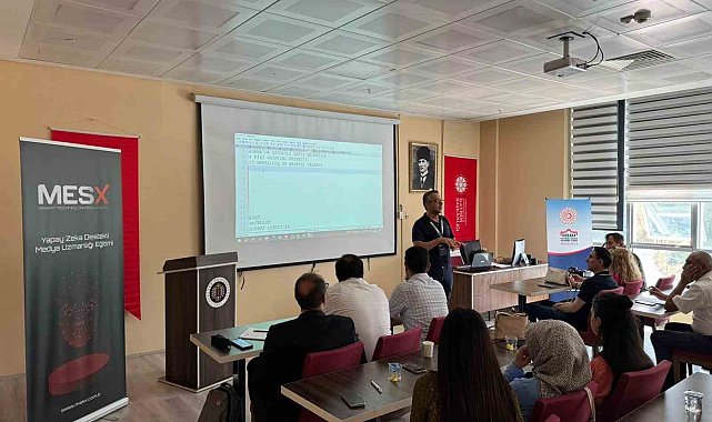 Habercilere yapay zekâ destekli medya eğitimi