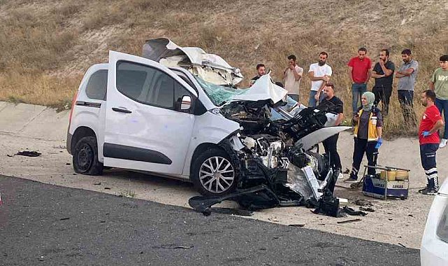 Hafif ticari araç tıra arkadan çaptı: 1 ölü, 1 yaralı