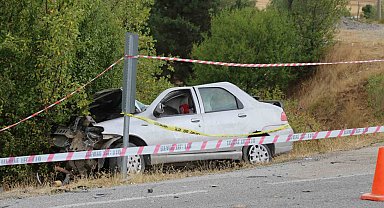 Hafriyat kamyonuyla çarpışan otomobildeki 15 yaşındaki çocuk öldü, babası ağır yaralandı