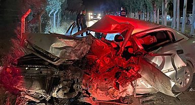 Hakimiyeti kaybolan otomobil hurdaya döndü: 1 ölü