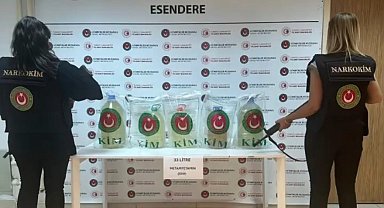 Hakkari'de tırın yakıt deposuna 33 litre sıvı metamfetamin ele geçirildi