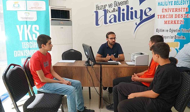 Haliliye Belediyesi tercih danışmanlık merkezi ile gençlerin yanında