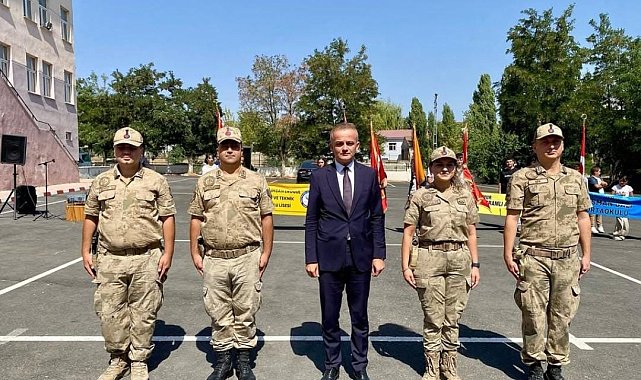 Hamur'da 30 Ağustos Zafer Bayramı törenle kutlandı