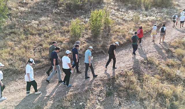 Harmankaya Kanyonu'nda doğa yürüyüşü